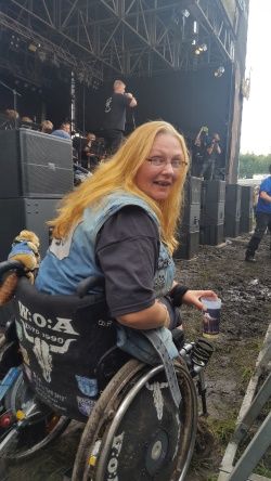 wacken-2017-in-wheelchair-firefighters.jpg