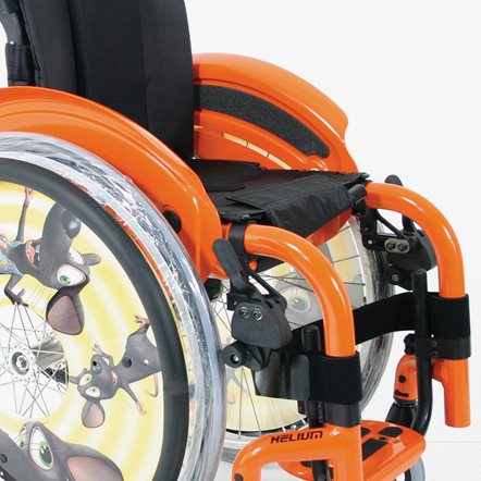 A close of up a paediatric manual wheelchair with a short 320 mm seat depth.