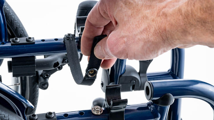 Optional folding fixation snap