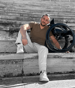 Florent Devlesaver lifestyle-pose