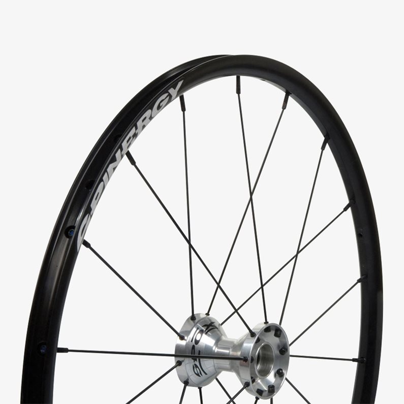 Close up of an 18 spoke synergy wheel.